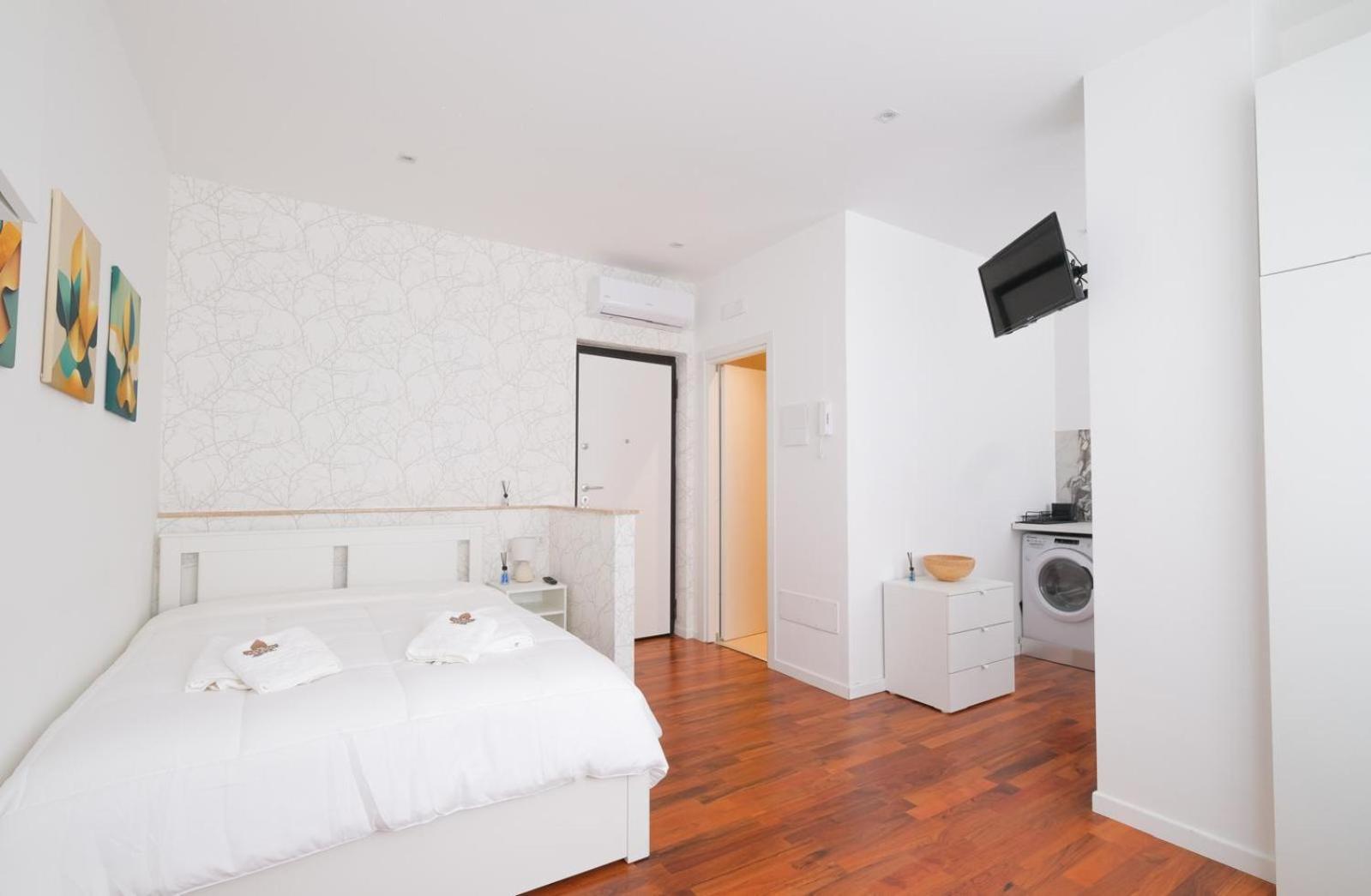 The Apulian Loft II Bari - Via Celentano Apartman Kültér fotó